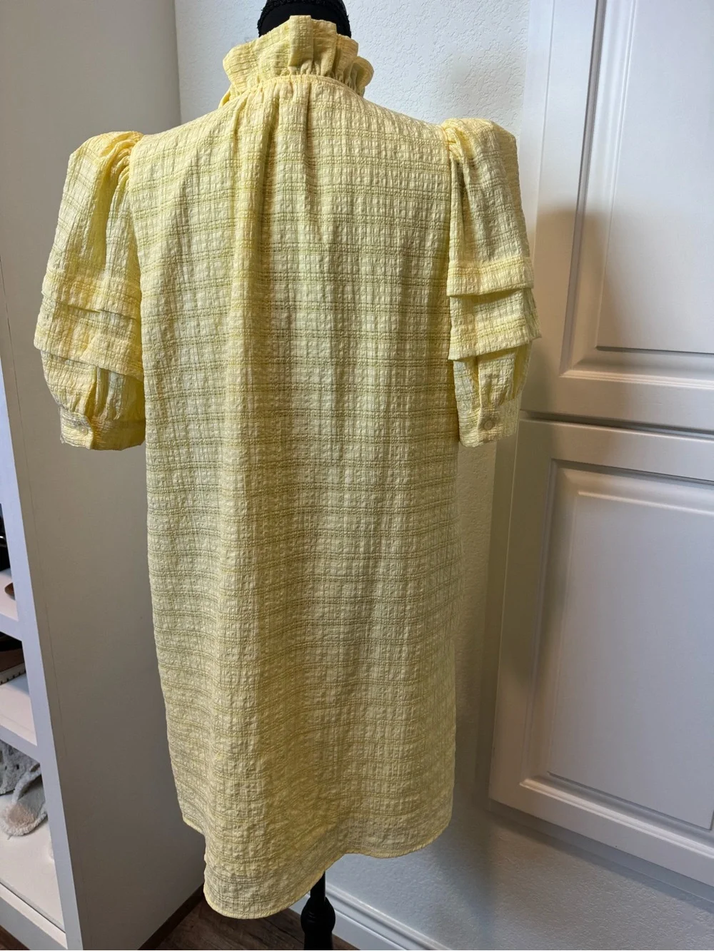 Entro Yellow Puff-Sleeve Women’s Shift Dress - Picture 3 of 4